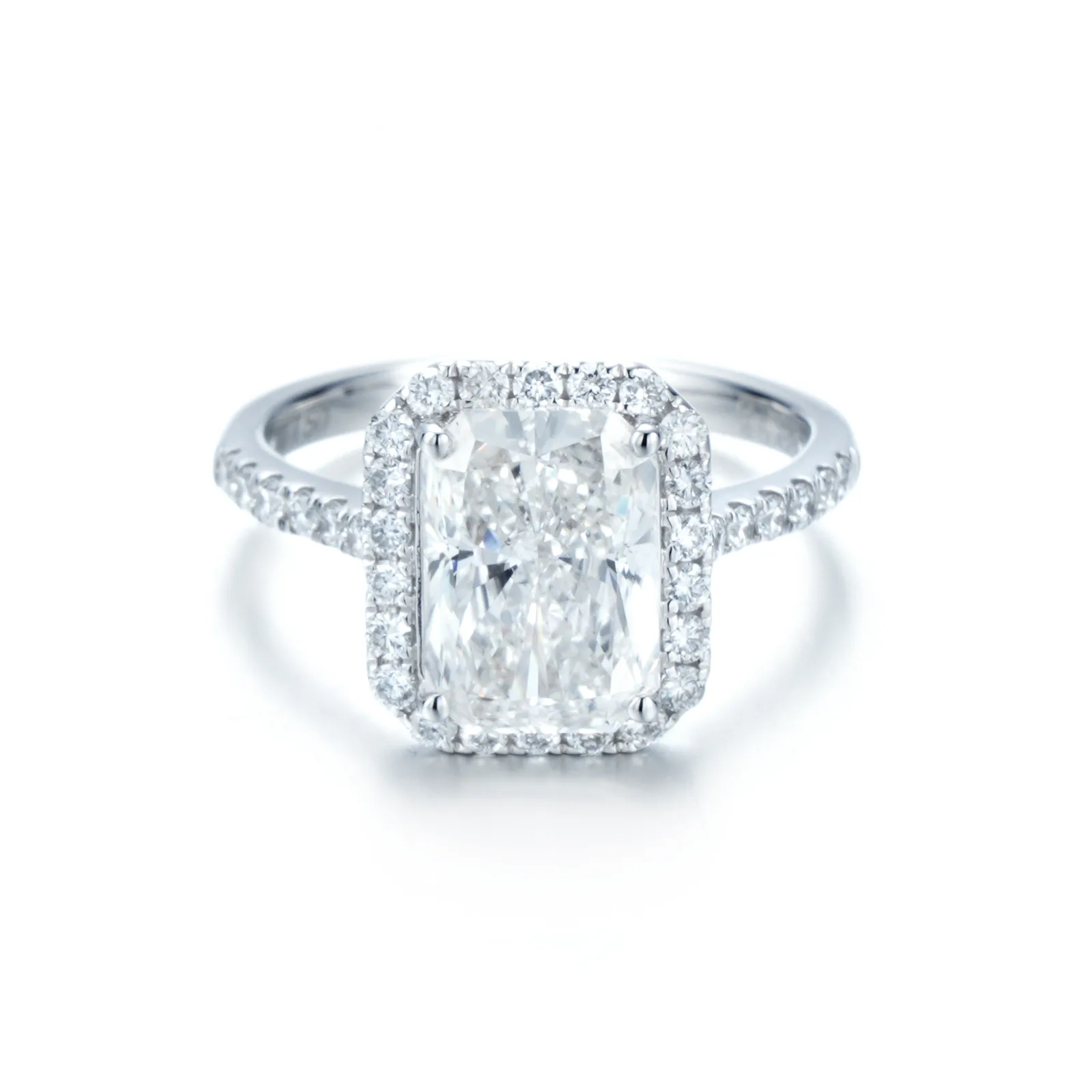 13430edec92445ccb3050ffe7239fc18 18K Lab-Grown Diamond Ring - Image 1