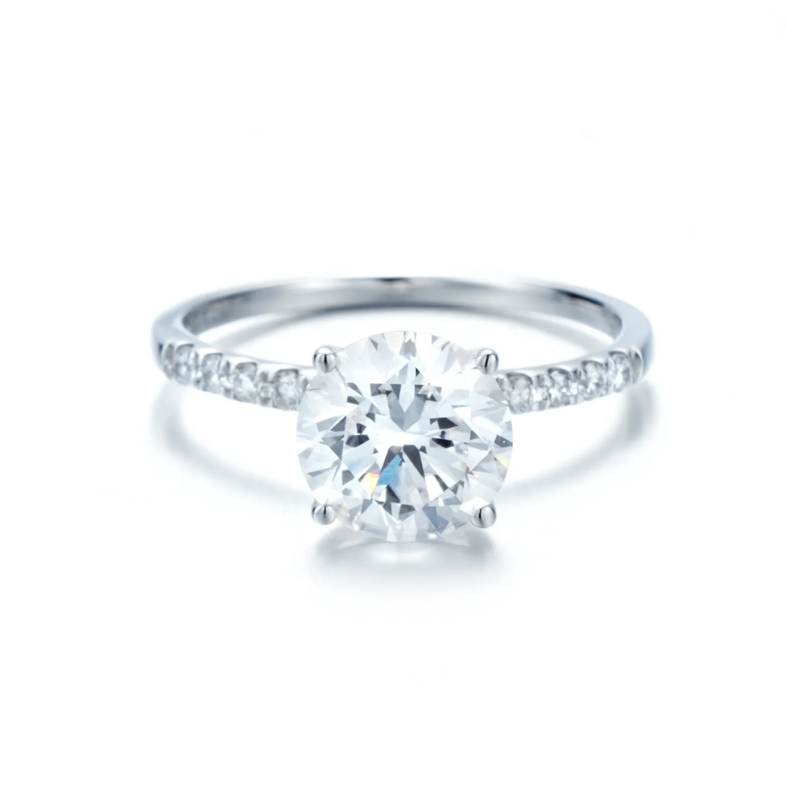275987db43fb492186e7132547133db8 18K Lab-Grown Diamond Ring - Image 1