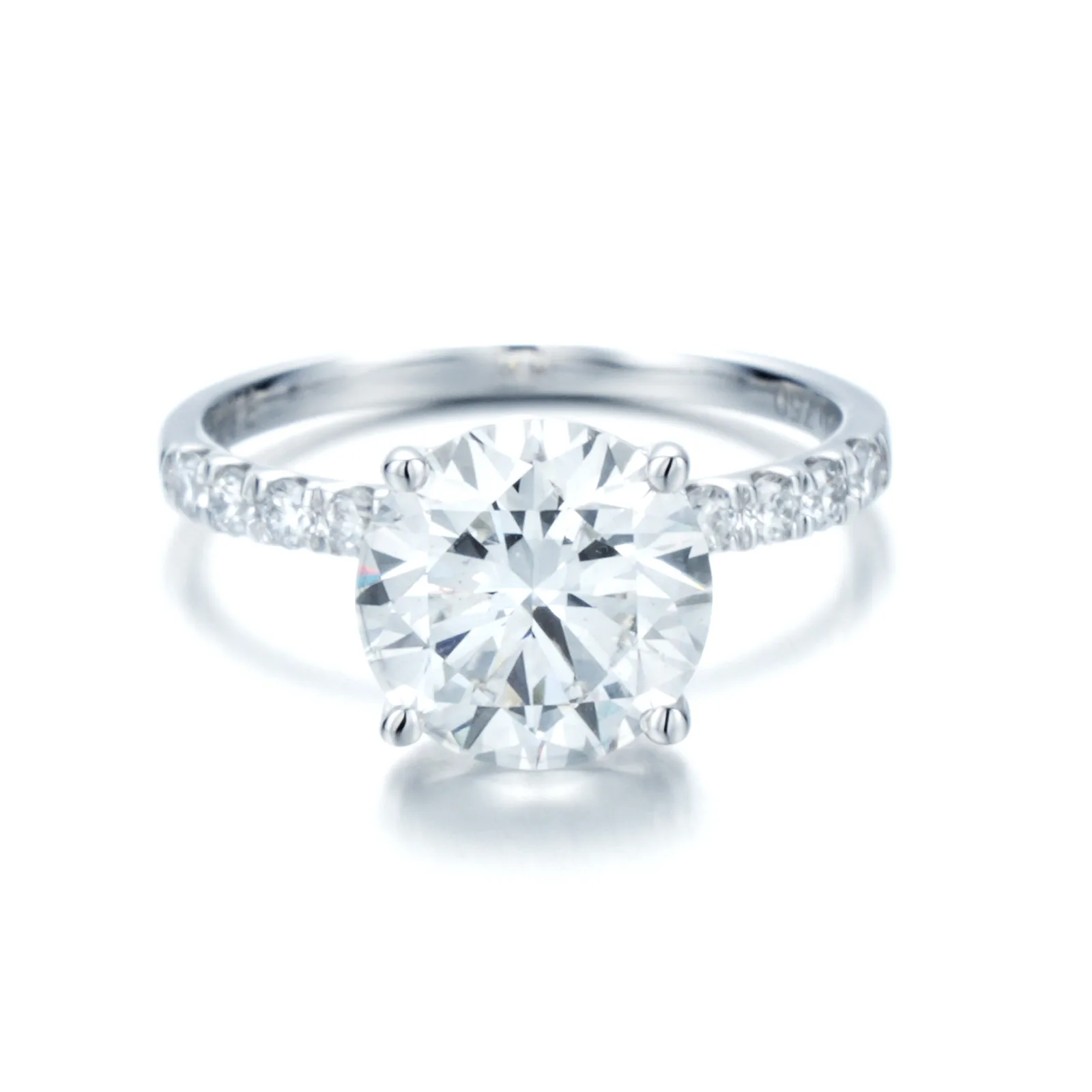 31965a4869924c19931bdb179d2f8d48 18K Lab-Grown Diamond Ring - Image 1