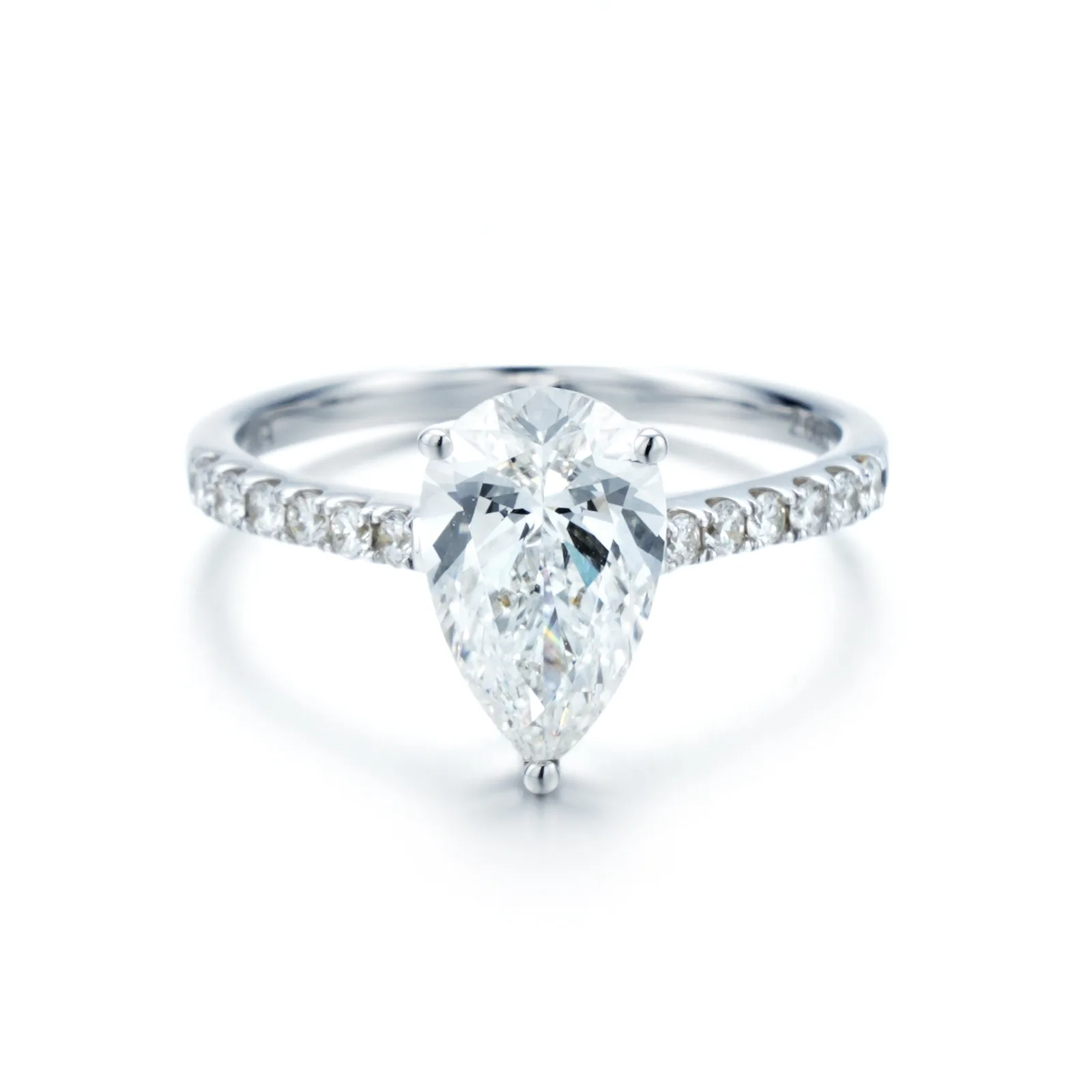 49922f31440f4bb983c462d4b13865a1 18K Lab-Grown Diamond Ring - Image 1