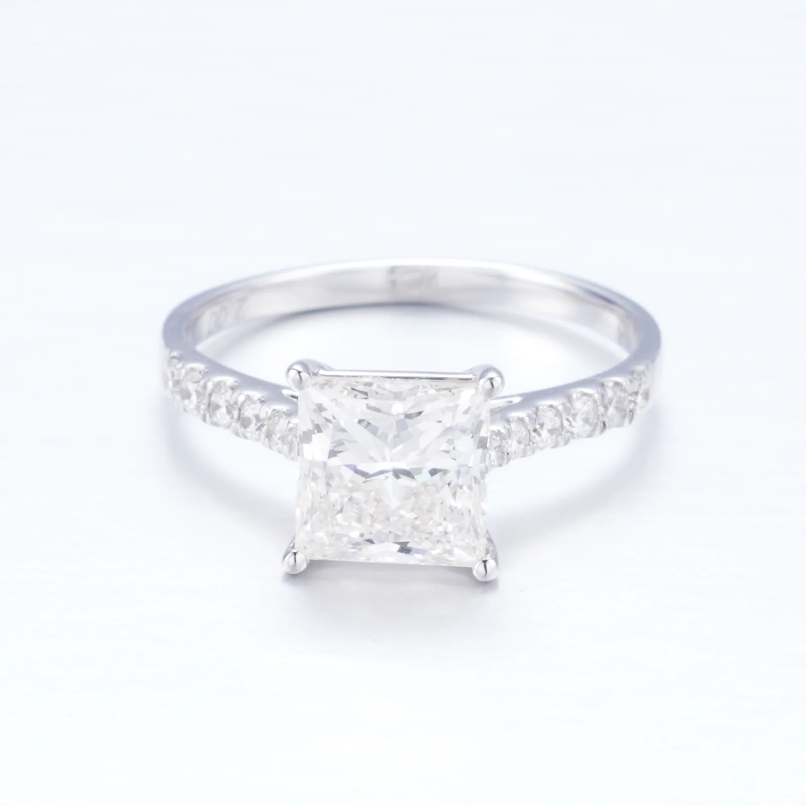 80841c981efd40eb8c3482ca352dad80 18K Lab-Grown Diamond Ring - Image 1